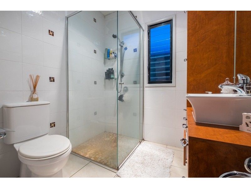 380 Scarborough Road, Scarborough QLD 4020