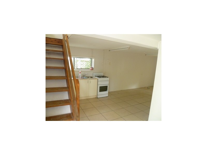 27 Lucas Street, Scarborough QLD 4020