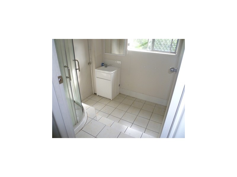 27 Lucas Street, Scarborough QLD 4020