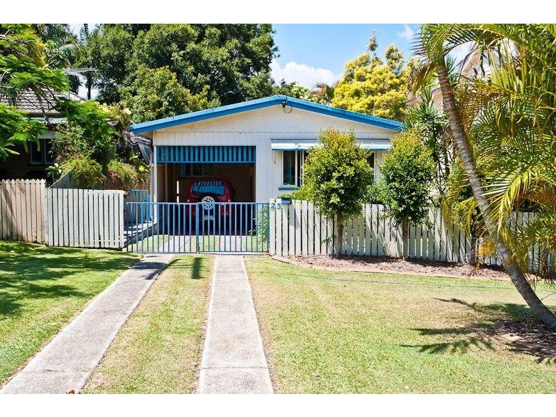 25 Bell Street, Woody Point QLD 4019