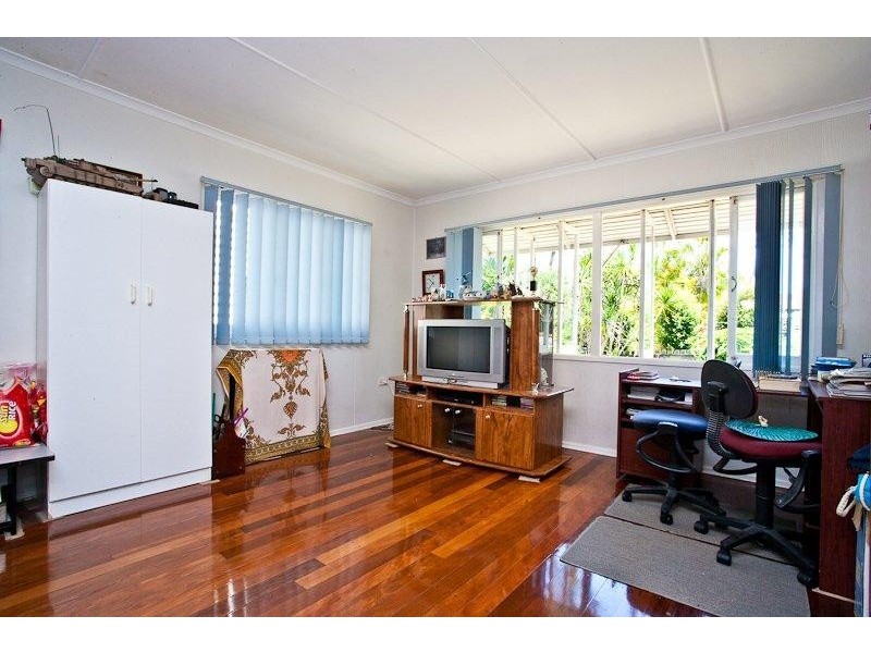 25 Bell Street, Woody Point QLD 4019