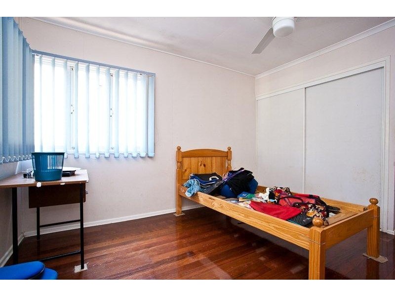 25 Bell Street, Woody Point QLD 4019