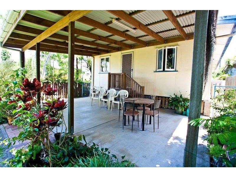 25 Bell Street, Woody Point QLD 4019