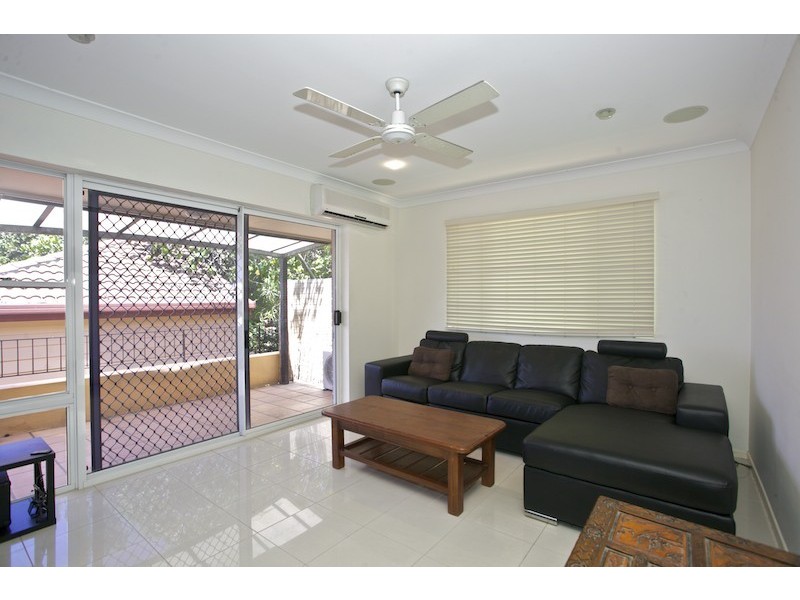 6/6-8 Landsborough Avenue, Scarborough QLD 4020