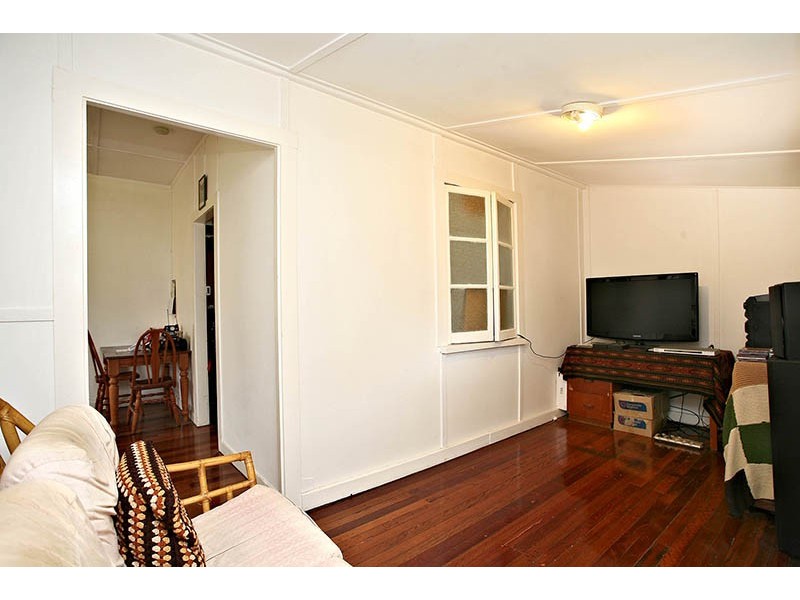 18 Isobel Street, Clontarf QLD 4019