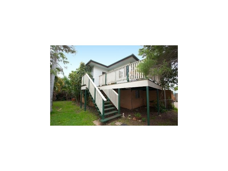 17 Maryborough Terrace, Scarborough QLD 4020