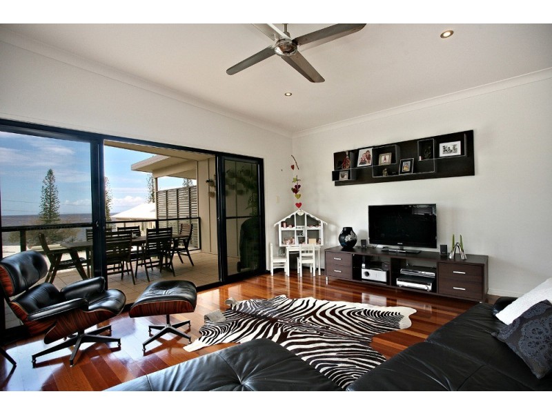 1/182  Prince Edward Parade, Scarborough QLD 4020