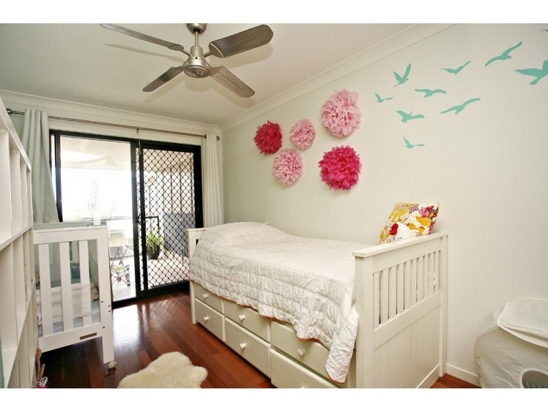 1/182  Prince Edward Parade, Scarborough QLD 4020