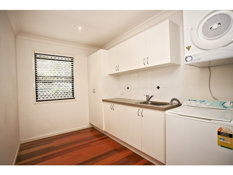 1/182  Prince Edward Parade, Scarborough QLD 4020