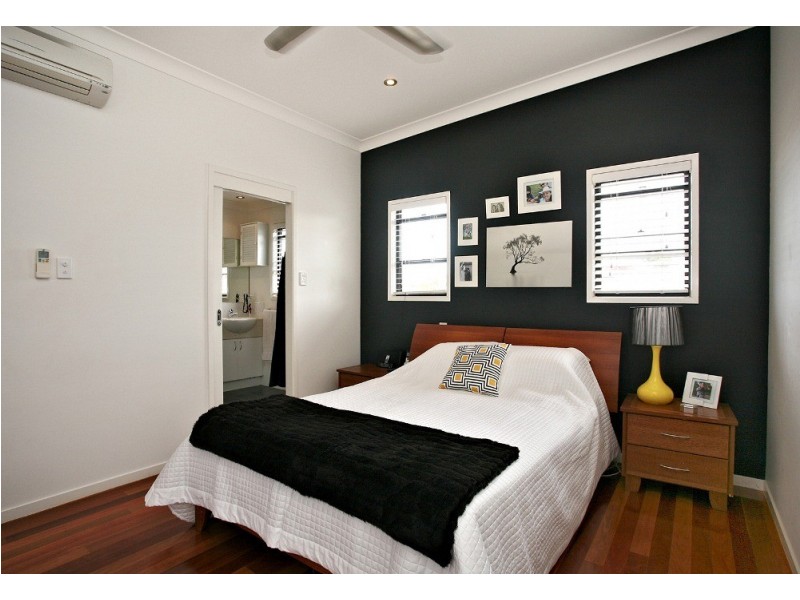 1/182  Prince Edward Parade, Scarborough QLD 4020