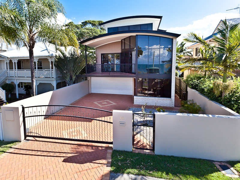 10 Gayundah Esplanade, Woody Point QLD 4019