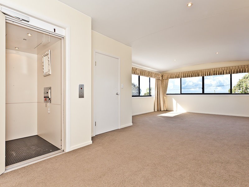 10 Gayundah Esplanade, Woody Point QLD 4019