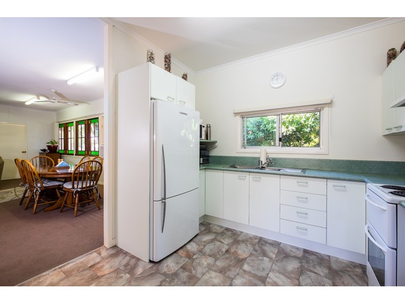 2a Inglis Street, Woody Point QLD 4019
