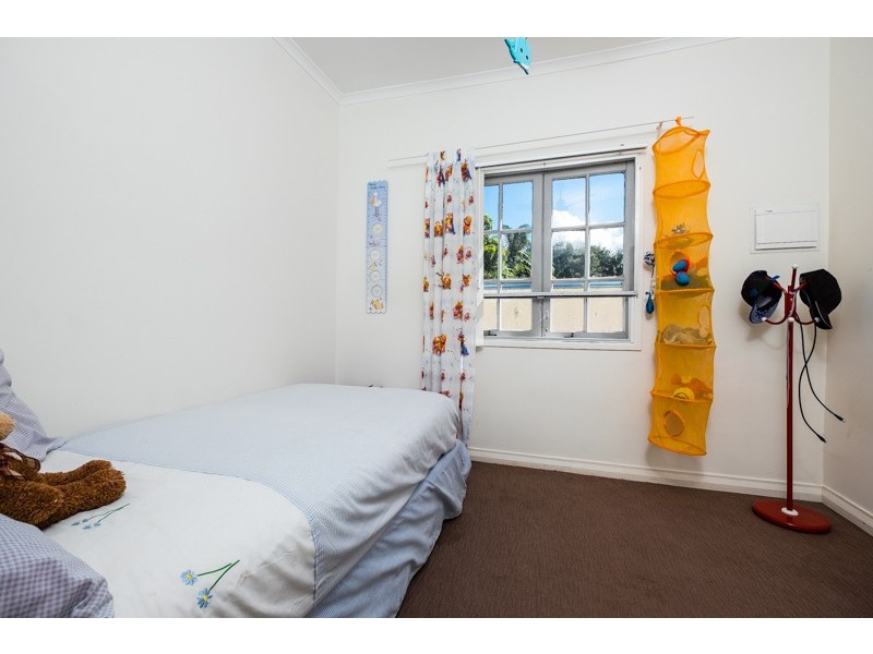 2a Inglis Street, Woody Point QLD 4019