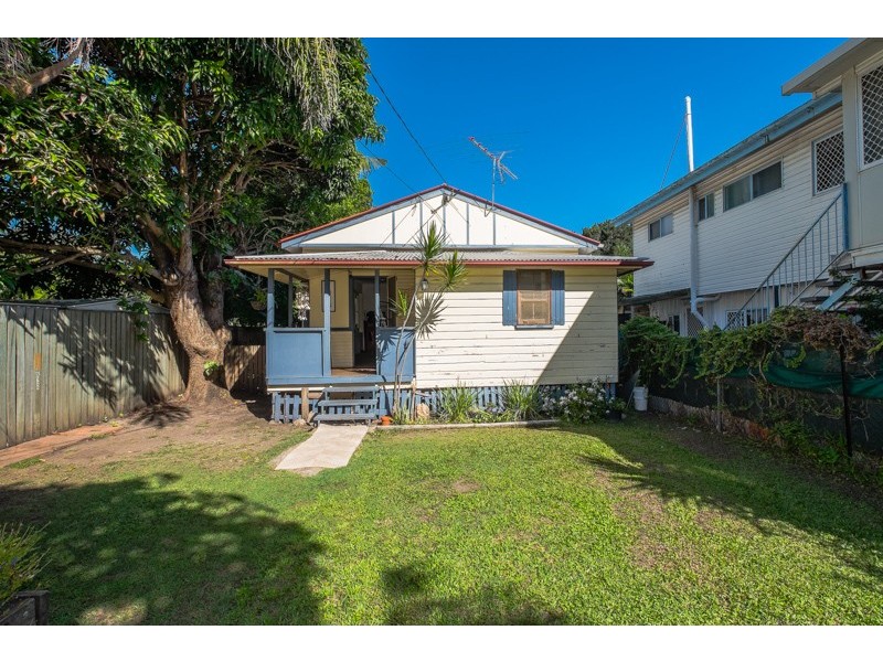 2a Inglis Street, Woody Point QLD 4019