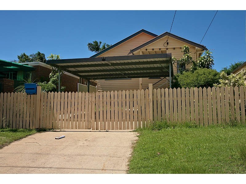 12 Turner Street, Scarborough QLD 4020