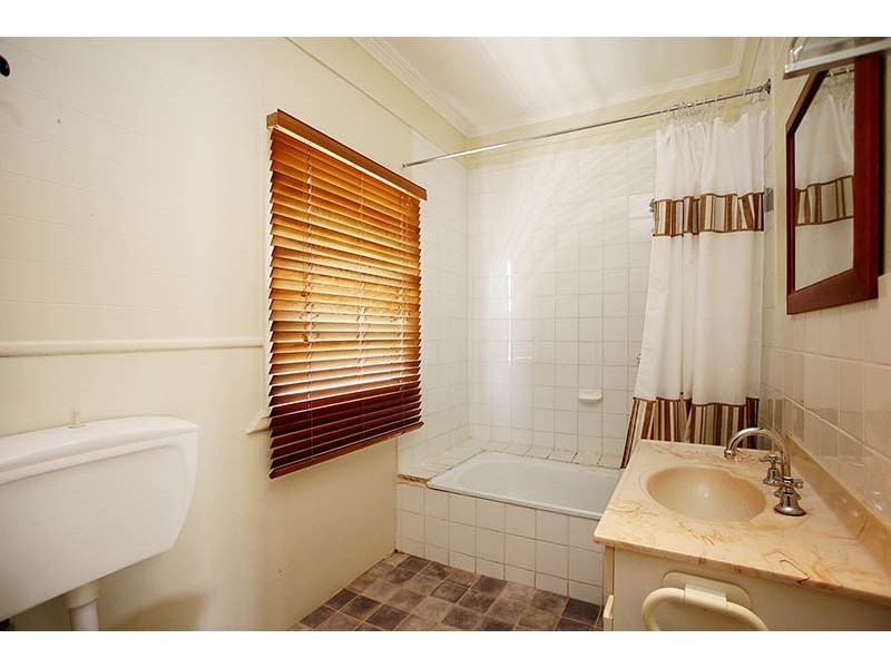 12 Turner Street, Scarborough QLD 4020
