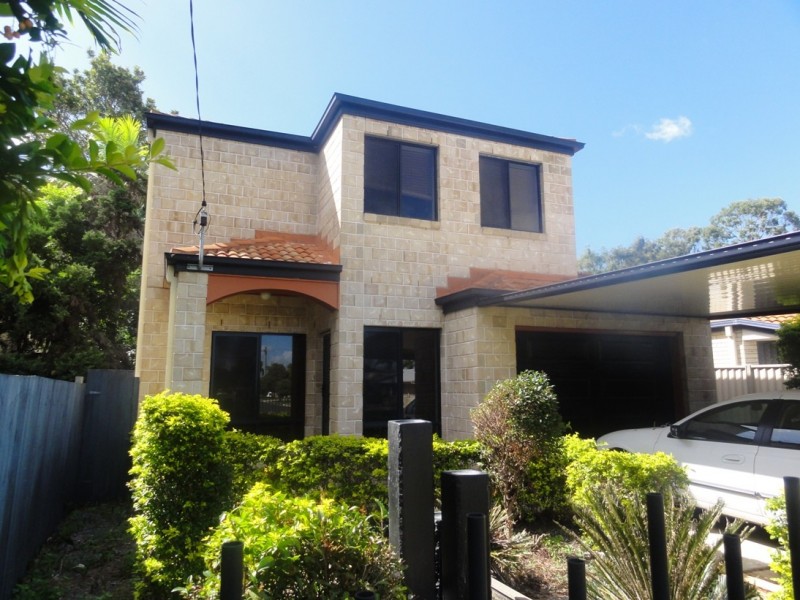 32a Benson Street, Scarborough QLD 4020