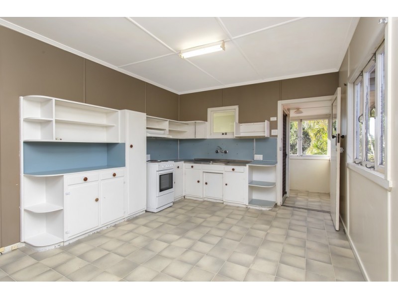 24 Sorrento Street, Margate QLD 4019