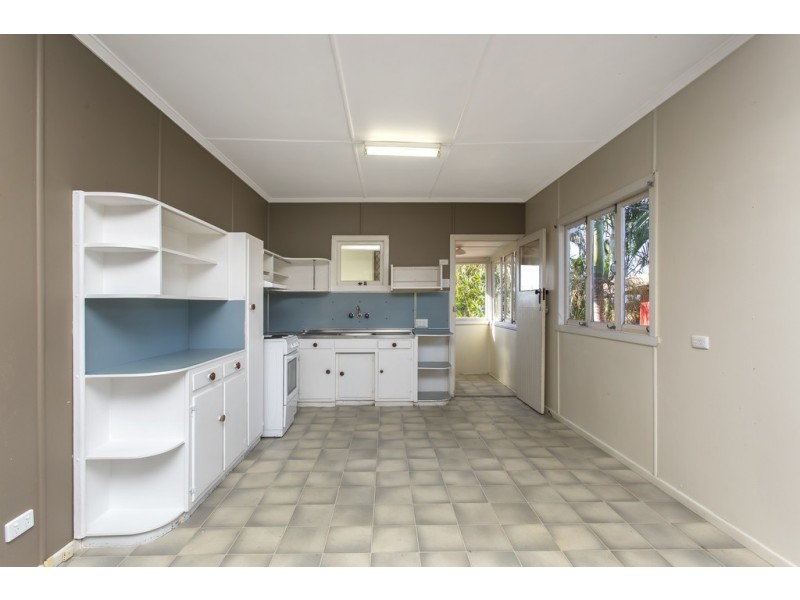 24 Sorrento Street, Margate QLD 4019