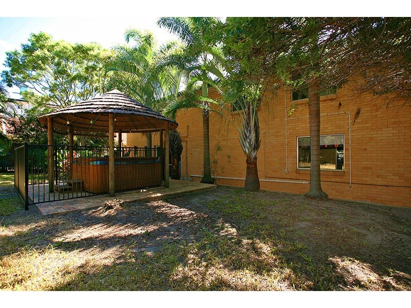16 Portwood Street, Redcliffe QLD 4020