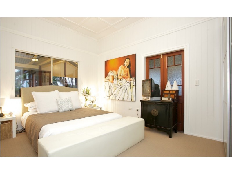 23 Woodcliffe Crescent, Woody Point QLD 4019