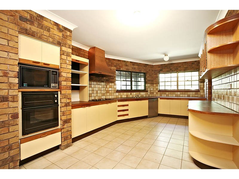 43 Sunnyside Road, Newport QLD 4020