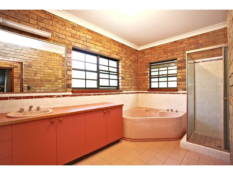 43 Sunnyside Road, Newport QLD 4020