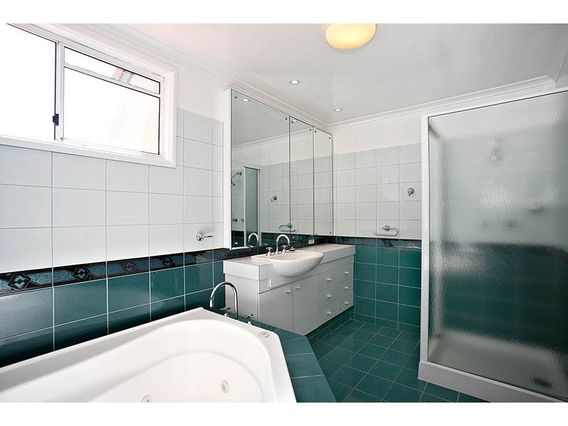56 Prince Edward Parade, Redcliffe QLD 4020
