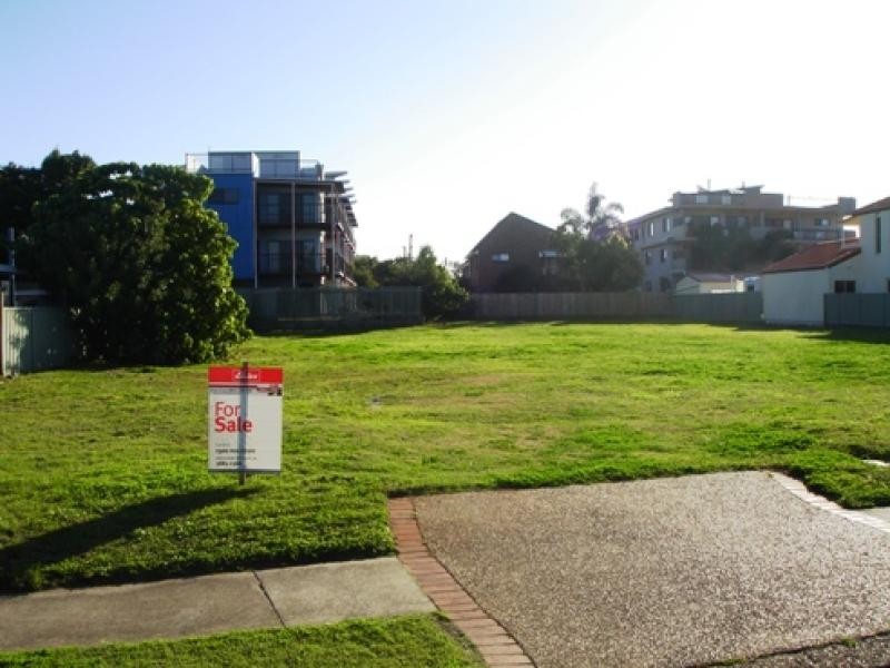 149 LANDSBOROUGH AVENUE, Scarborough QLD 4020