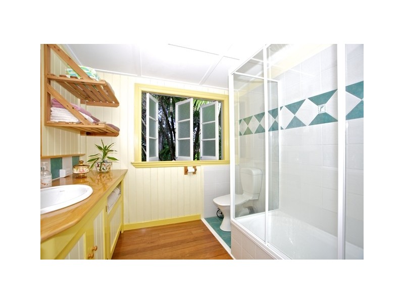 1 Louis Street, Redcliffe QLD 4020