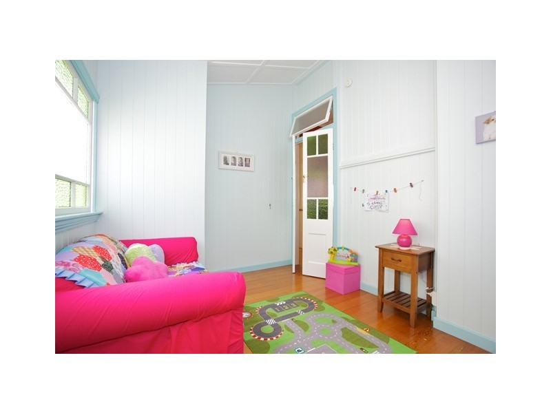 1 Louis Street, Redcliffe QLD 4020