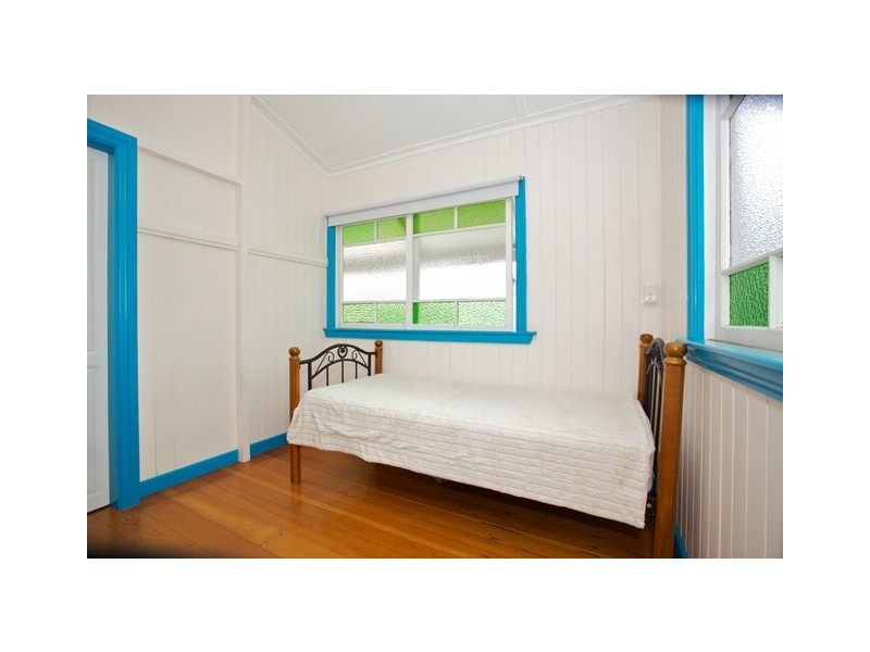 1 Louis Street, Redcliffe QLD 4020