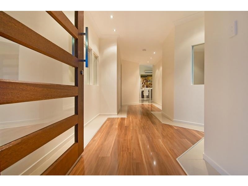 27 Nearra Street, Deagon QLD 4017