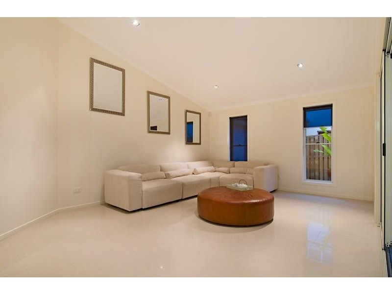 27 Nearra Street, Deagon QLD 4017