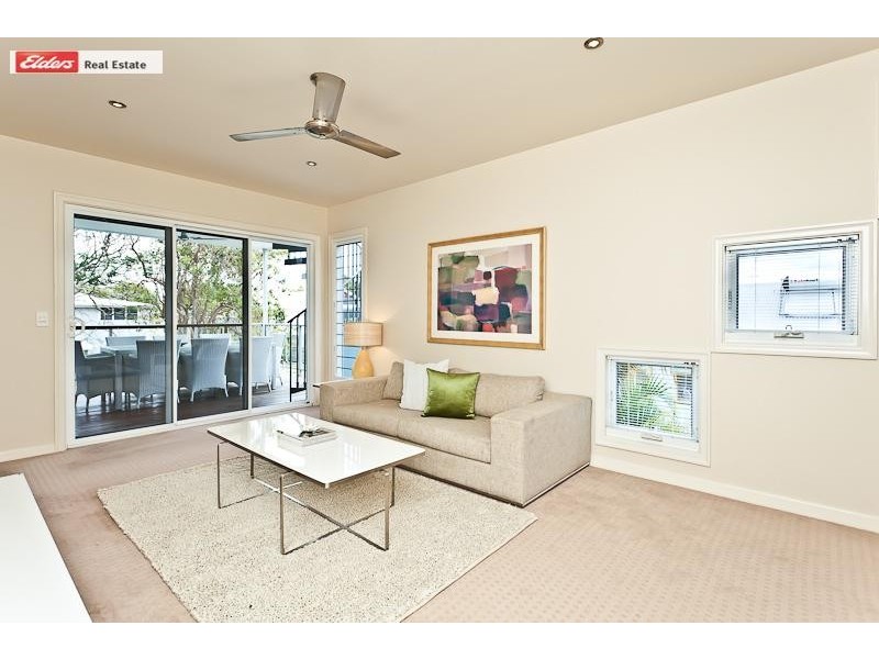 11 Hardiman Street, Woody Point QLD 4019