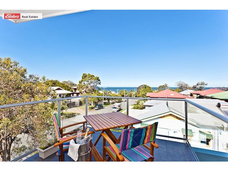 11 Hardiman Street, Woody Point QLD 4019