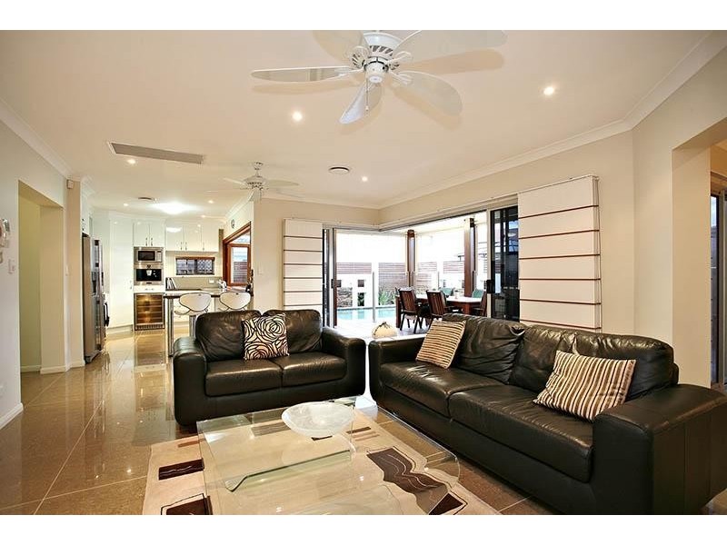 21 Lionheart Crescent, Newport QLD 4020