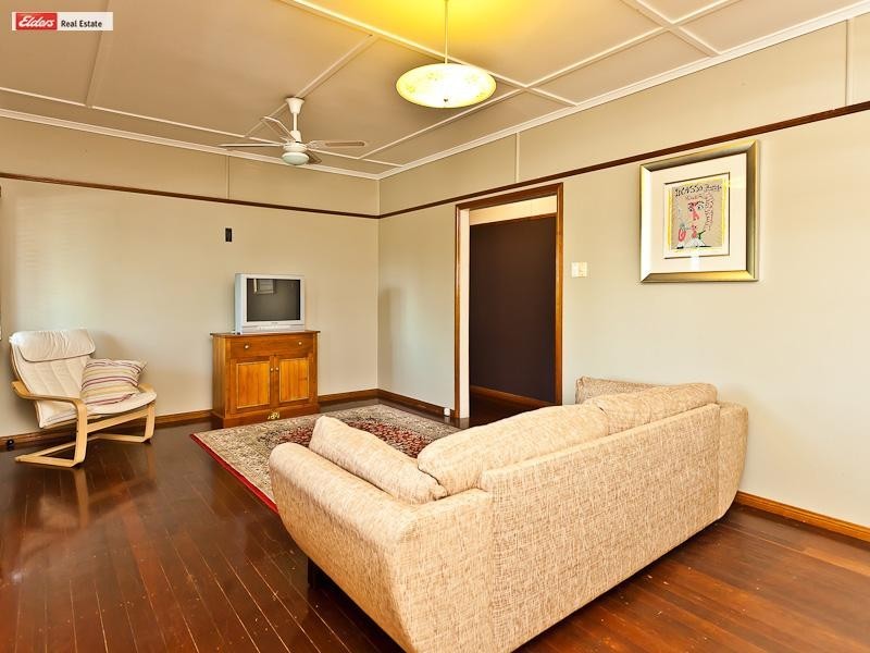 12 Lucas St, Scarborough QLD 4020