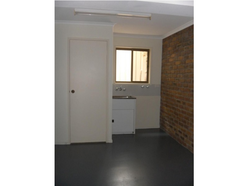 Unit 4/2 Landsborough Ave, Scarborough QLD 4020