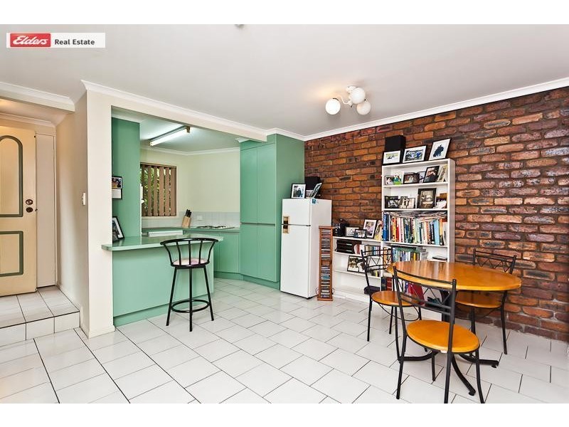 Unit 4/2 Landsborough Ave, Scarborough QLD 4020