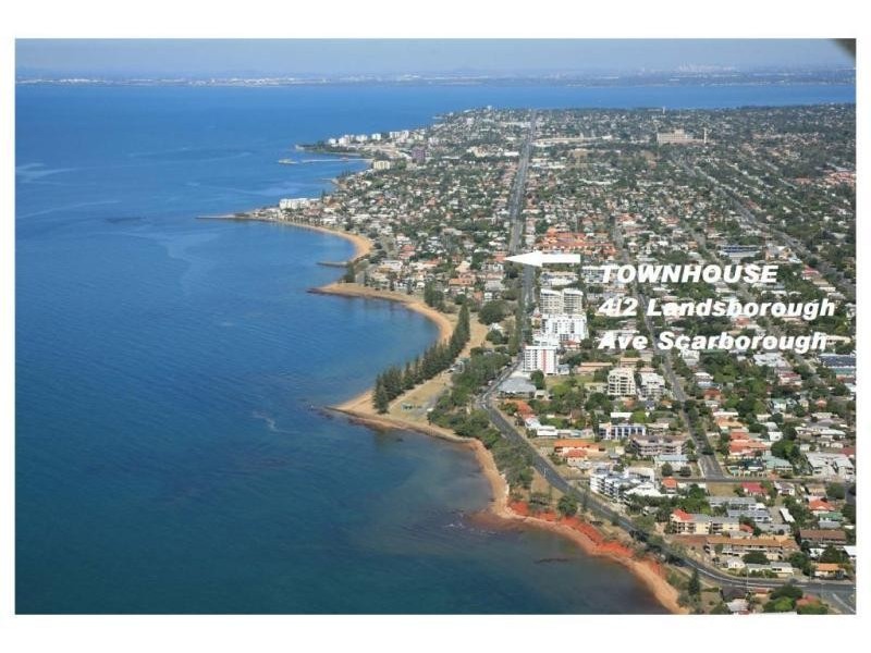 Unit 4/2 Landsborough Ave, Scarborough QLD 4020