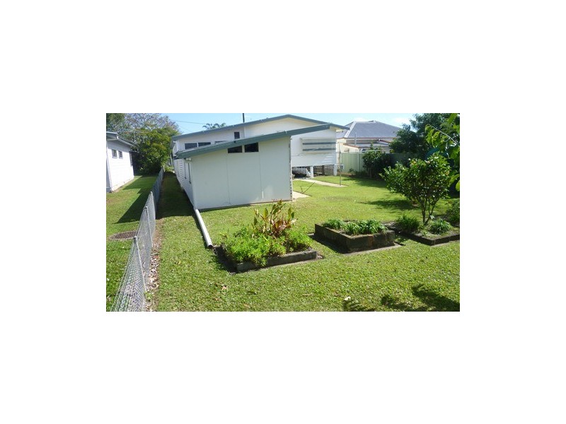 82 Thomas Street, Clontarf QLD 4019