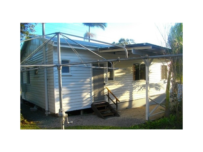 16 Sunnyside Road, Scarborough QLD 4020