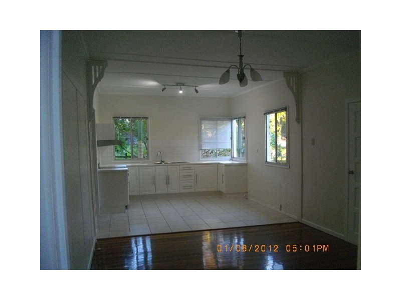 16 Sunnyside Road, Scarborough QLD 4020