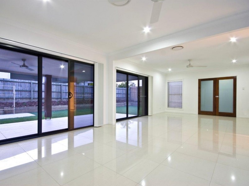 7 Cassia Street, Bridgeman Downs QLD 4035