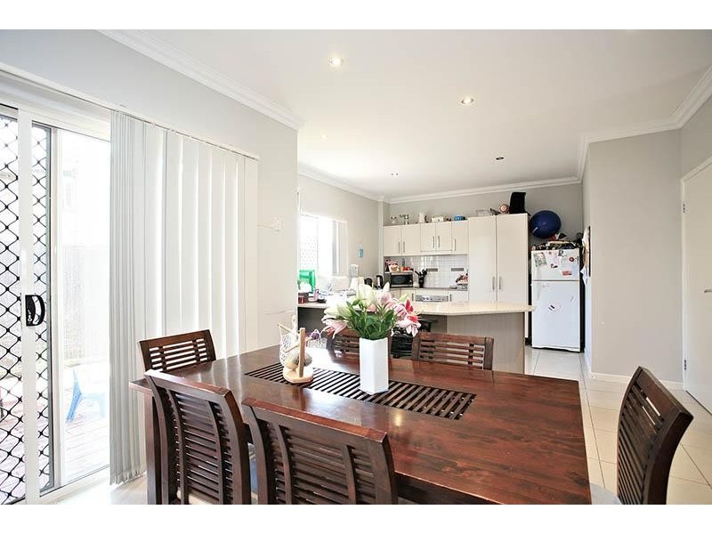 2/23 Tilley Street, Redcliffe QLD 4020