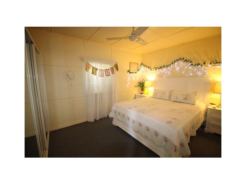 6 Plume Street, Redcliffe QLD 4020