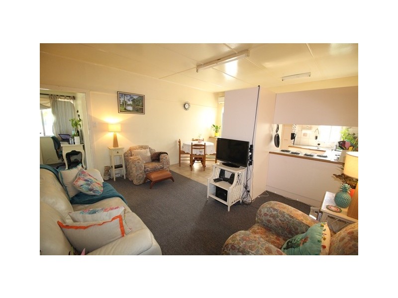 6 Plume Street, Redcliffe QLD 4020