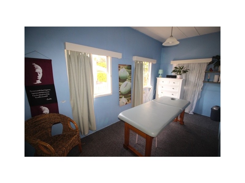 6 Plume Street, Redcliffe QLD 4020